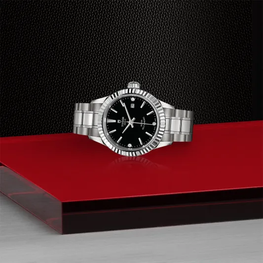 Tudor Style M12110-0009