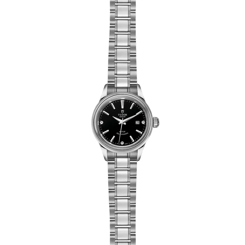 Tudor Style M12100-0004