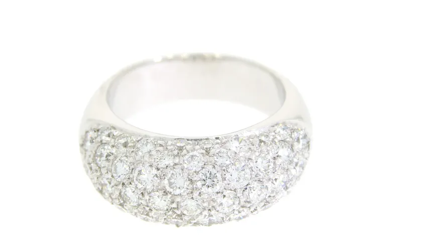 Imagem Anel Ouro Brancos com Diamantes