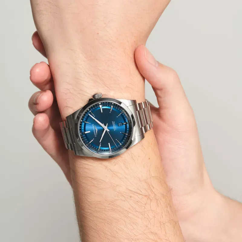 Longines Conquest L38304926