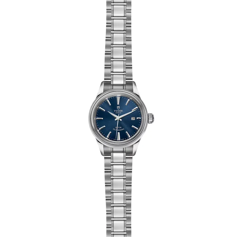Tudor Style M12100-0009