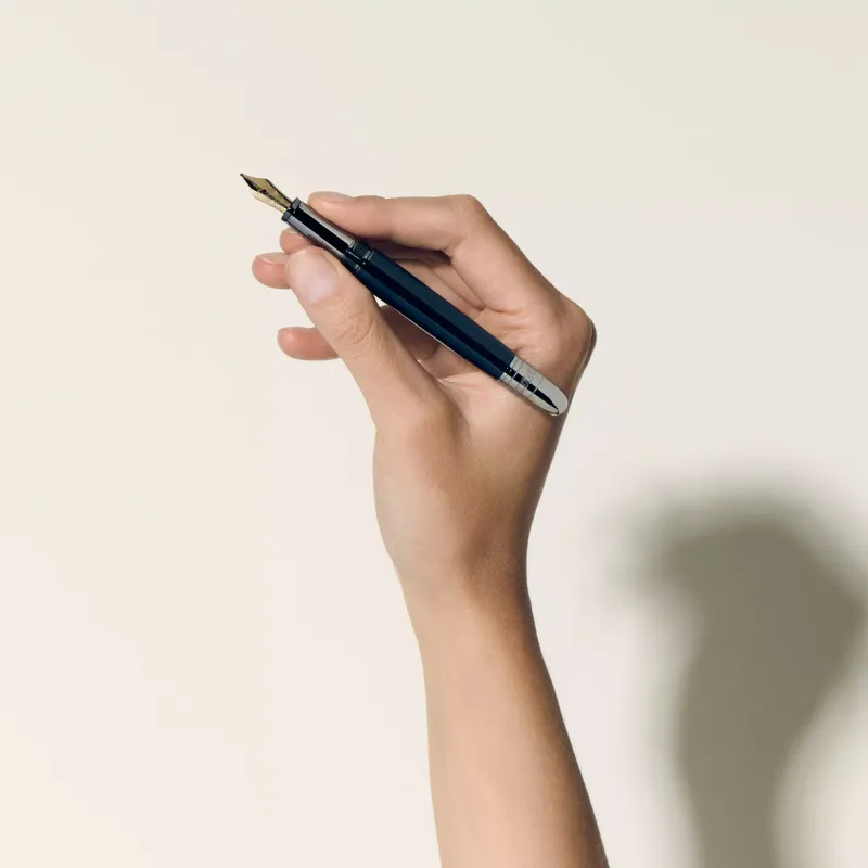Montblanc Meisterstück Around the World in 80 Days Doué Classique Pen 132893