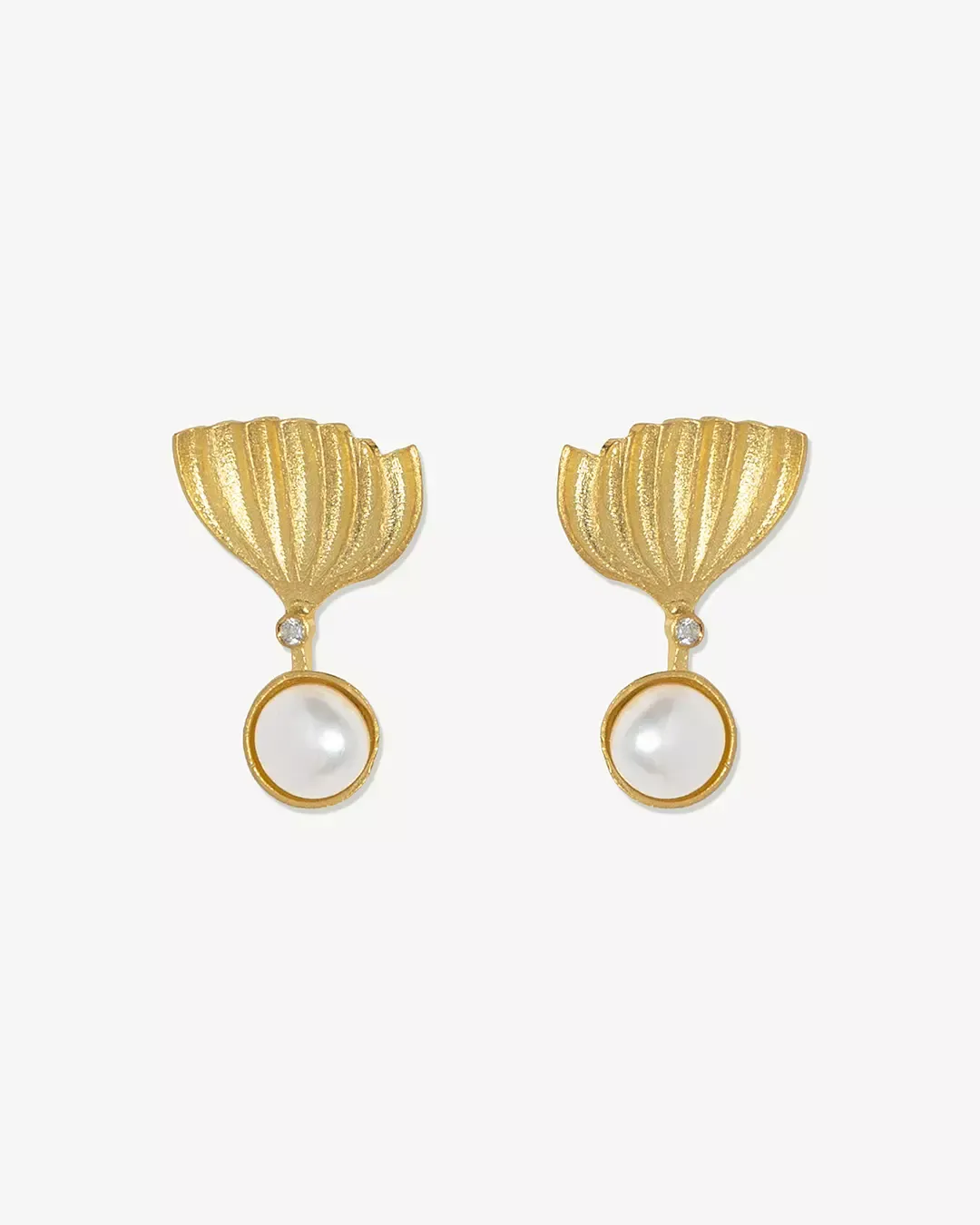 Brincos cauda de baleia