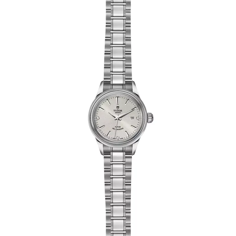 Tudor Style M12100-0003